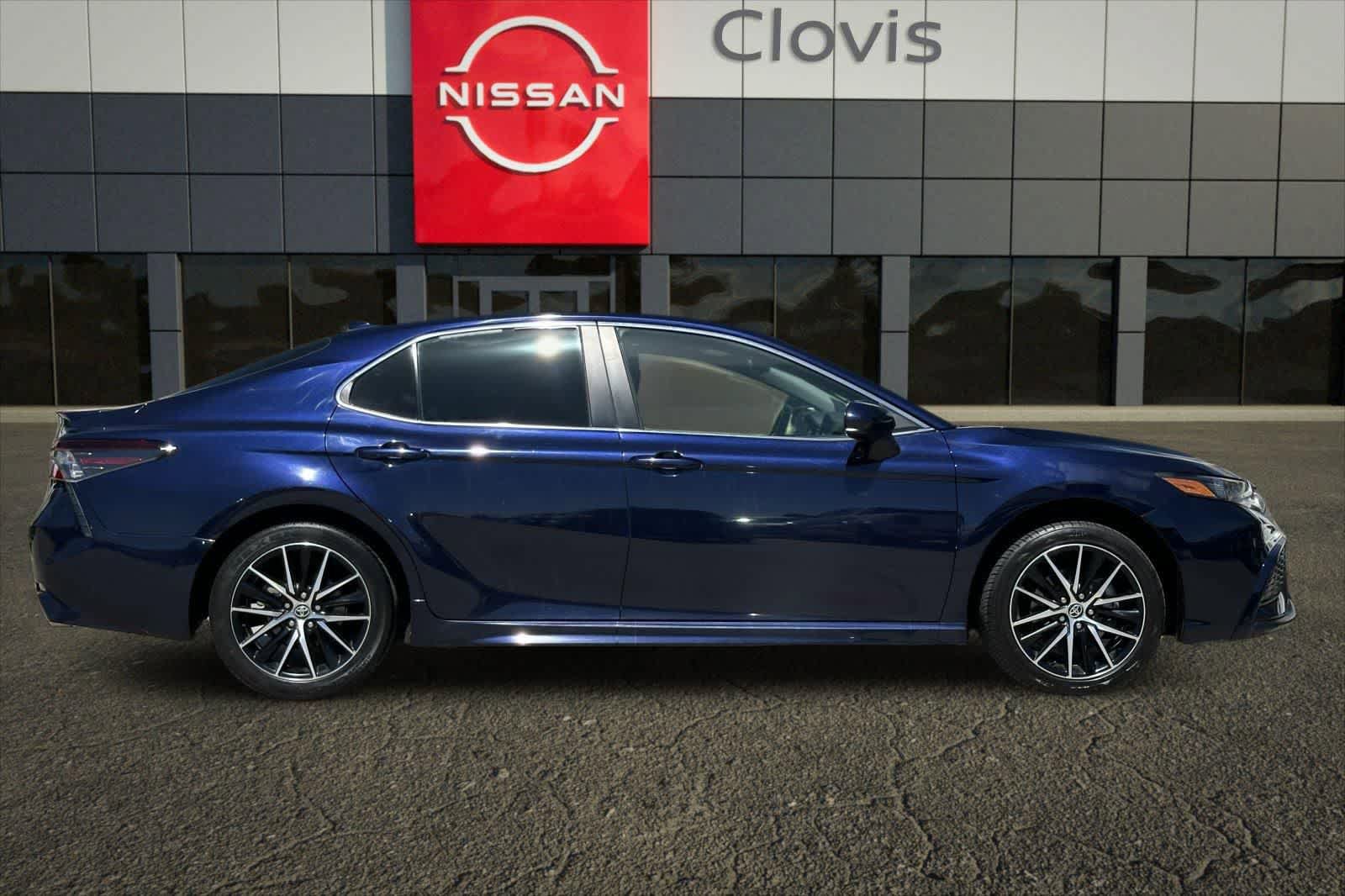 Used 2021 Toyota Camry SE FWD image 9