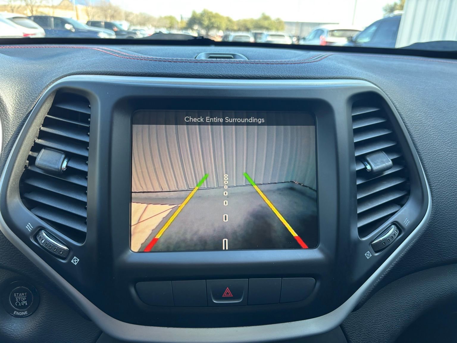 Used 2015 Jeep Cherokee Trailhawk w/ Comfort/Convenience Group image 25