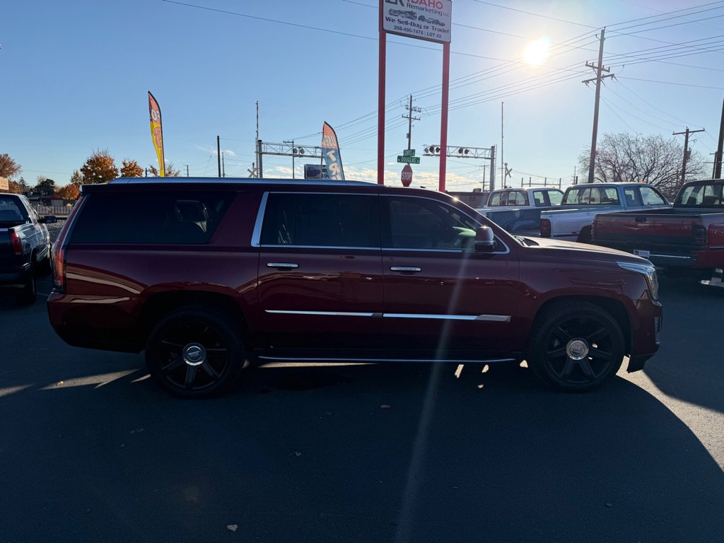 Used 2017 Cadillac Escalade ESV Luxury image 6