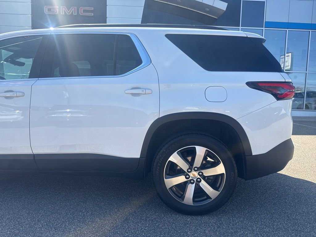 Used 2023 Chevrolet Traverse LT w/ LT Premium Package AWD/4WD image 7