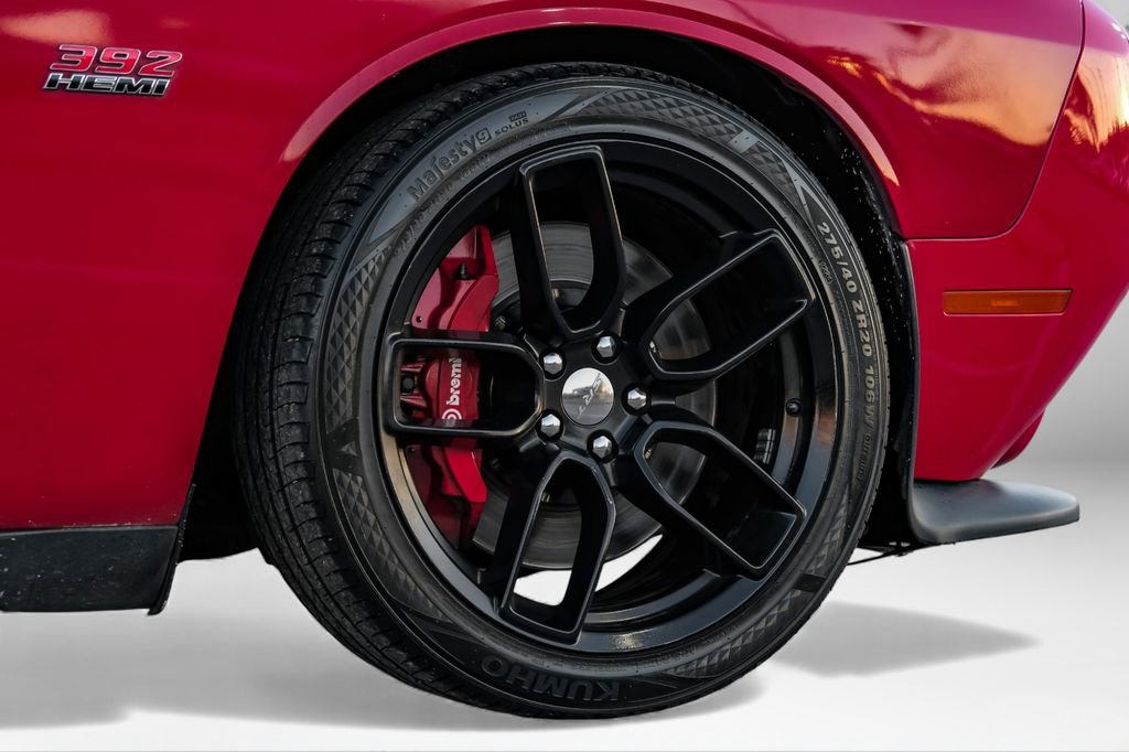 Used 2015 Dodge Challenger SRT w/ Technology Group image 60