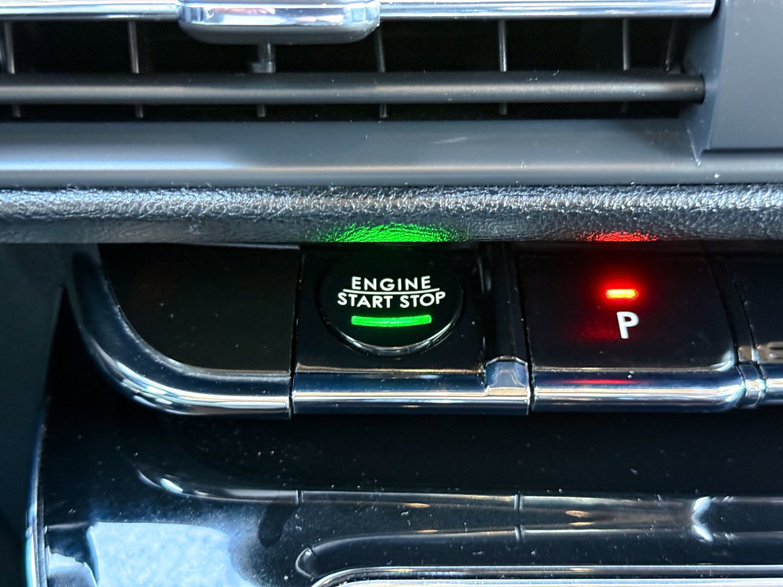 Used 2023 Lincoln Corsair AWD w/ Equipment Group 101A image 27