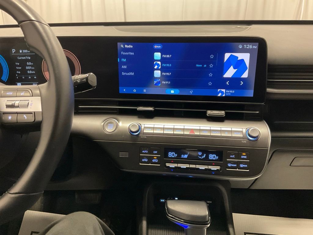 Used 2025 Hyundai Kona SEL image 28