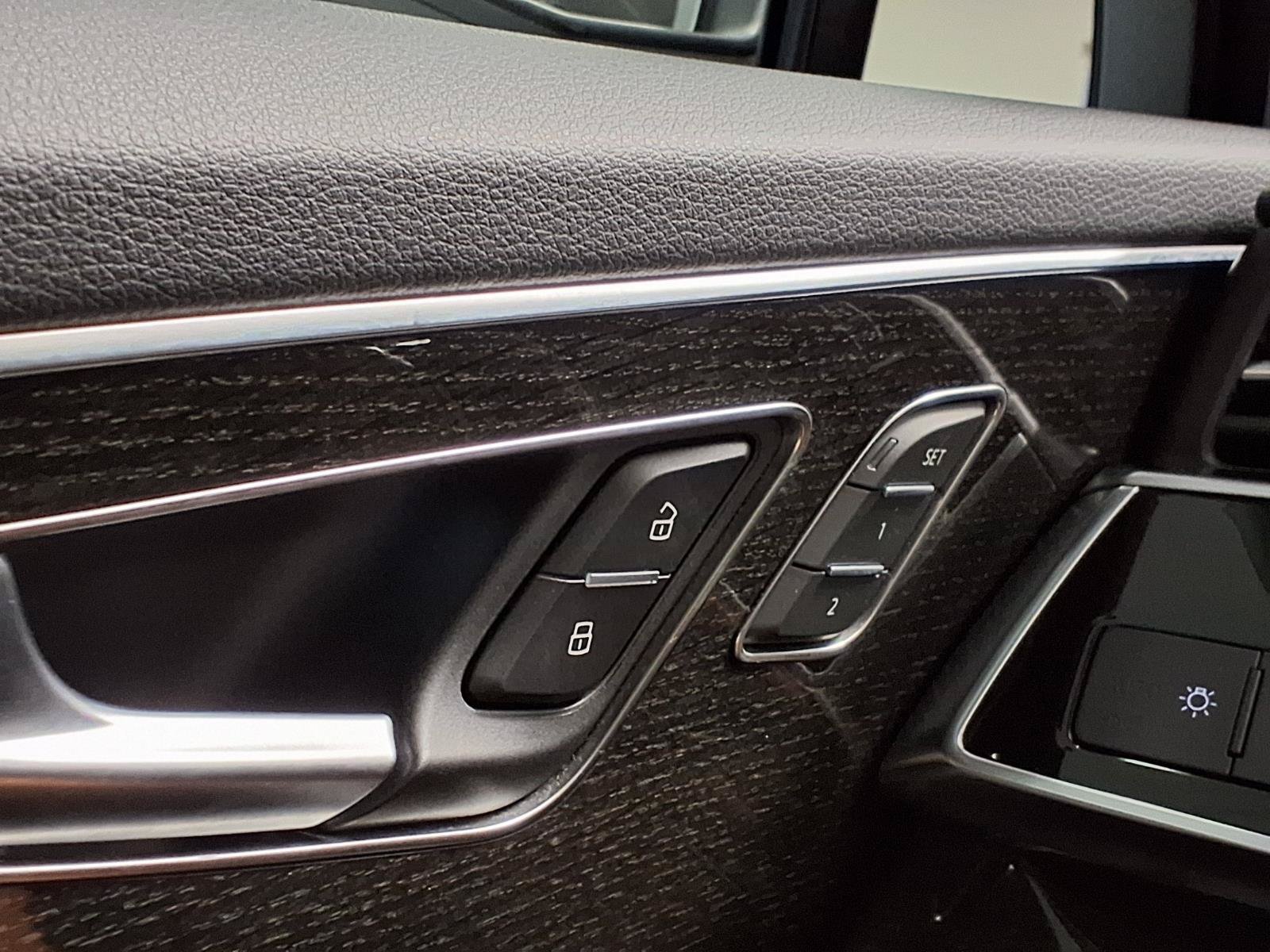 Used 2023 Audi Q7 3.0T Premium Plus AWD/4WD image 33