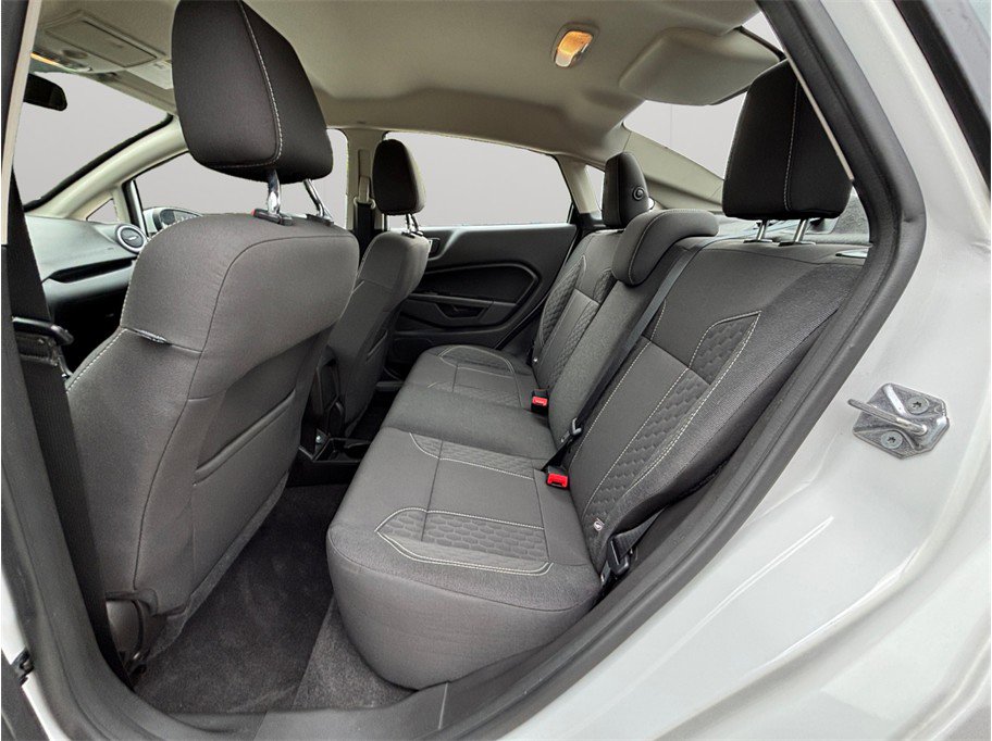 Used 2016 Ford Fiesta SE w/ Equipment Group 201A FWD image 27