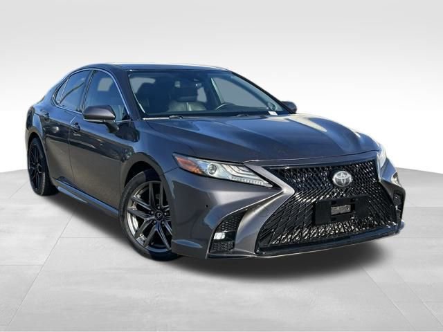 Used 2019 Toyota Camry XSE image 1