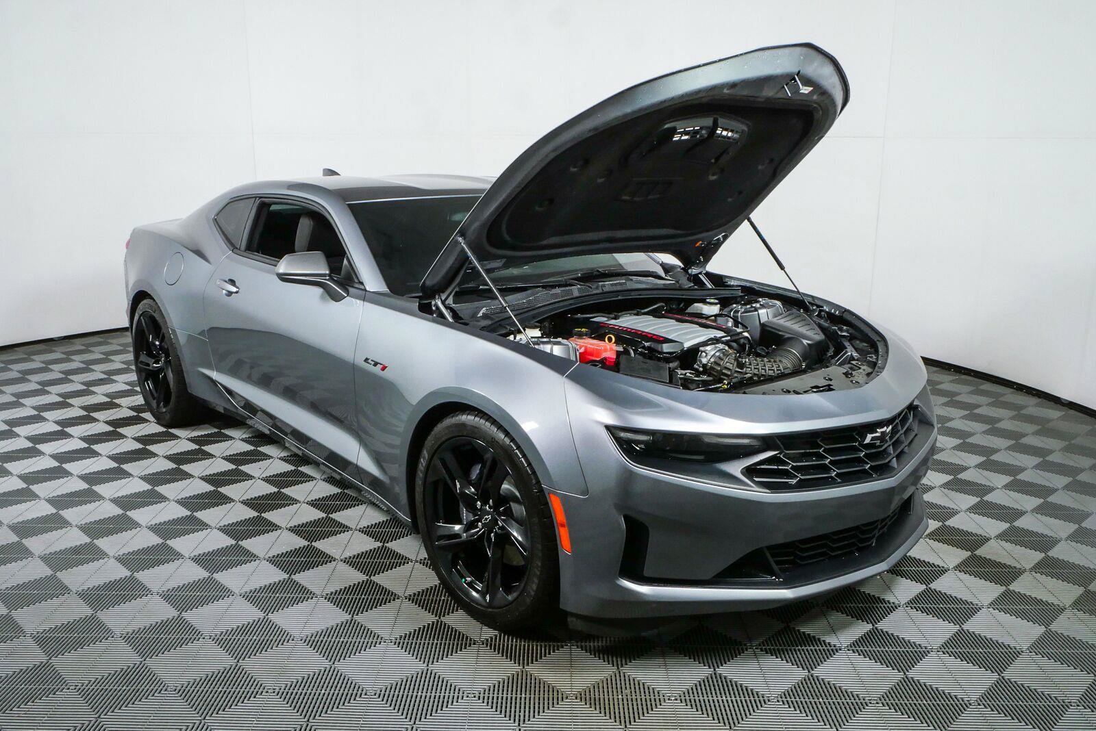 Used 2021 Chevrolet Camaro LT RWD image 29