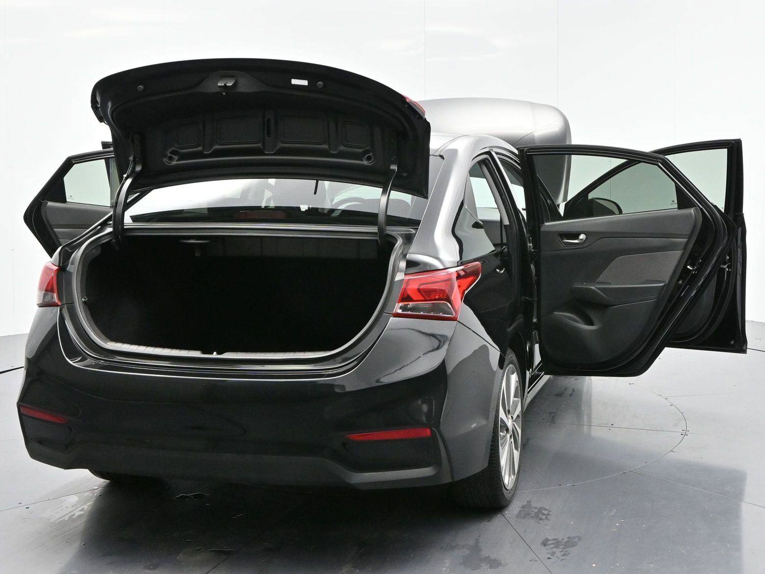 Used 2021 Hyundai Accent Limited image 42