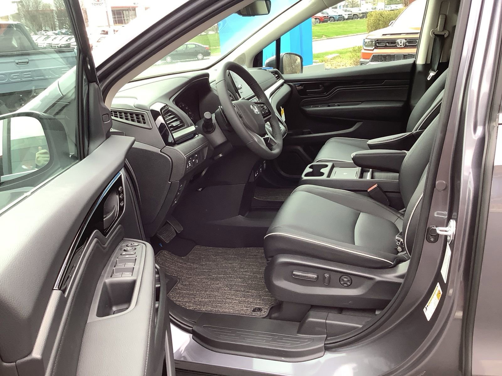 New 2026 Honda Odyssey Touring image 11