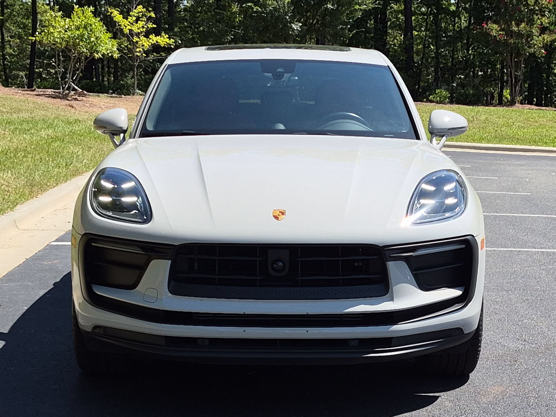 Certified 2024 Porsche Macan AWD/4WD image 26