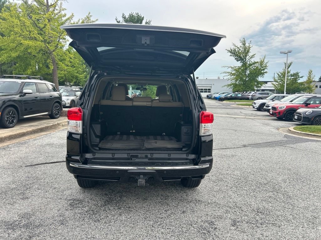 Used 2011 Toyota 4Runner SR5 AWD/4WD image 10