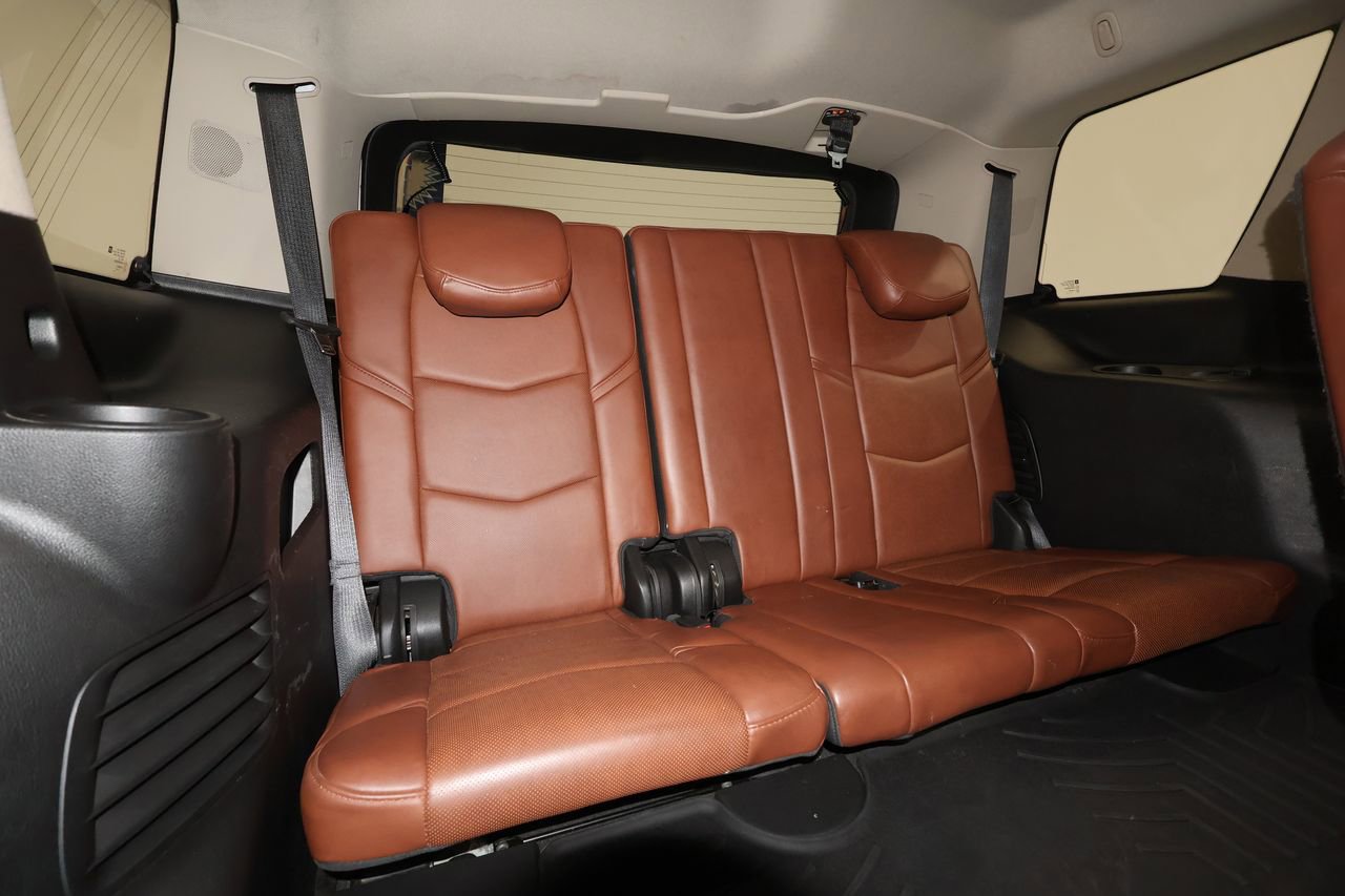 Used 2019 Cadillac Escalade Luxury AWD/4WD image 17