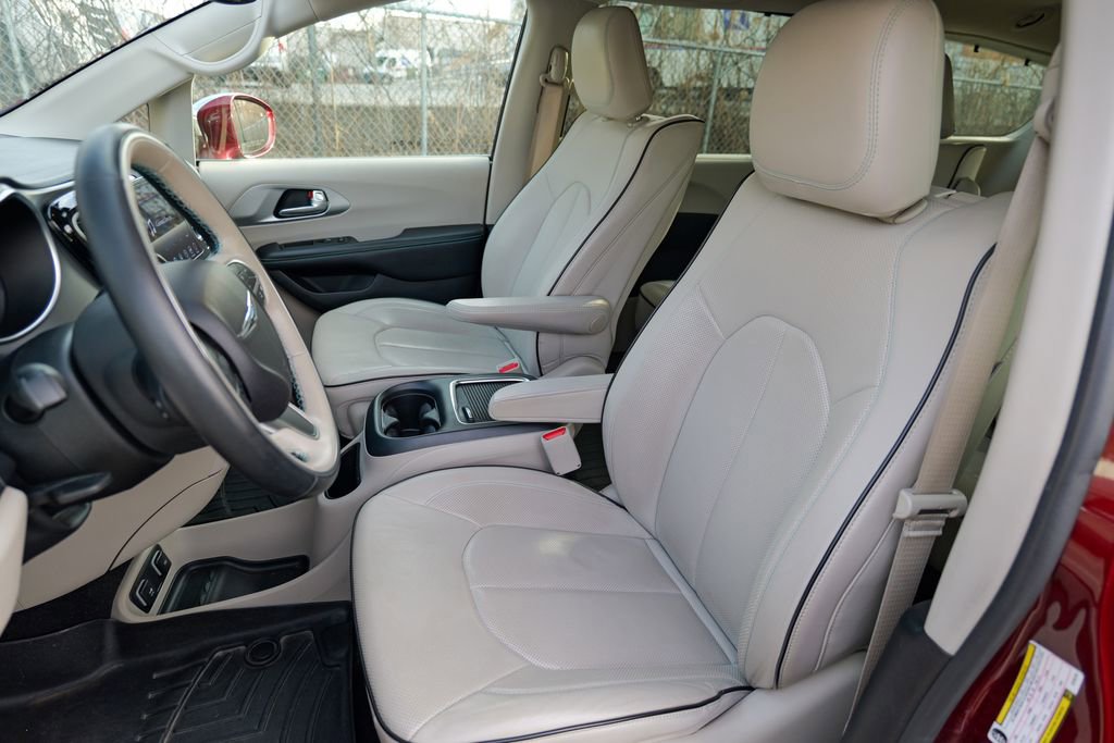 Used 2018 Chrysler Pacifica Limited w/ Advanced Safetytec Group image 22