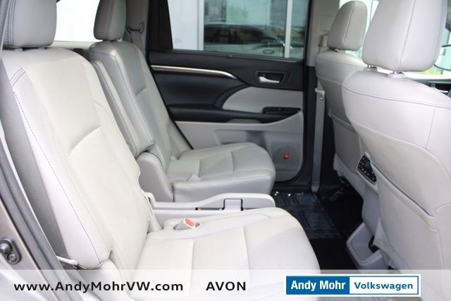 Used 2014 Toyota Highlander Limited Platinum FWD image 25