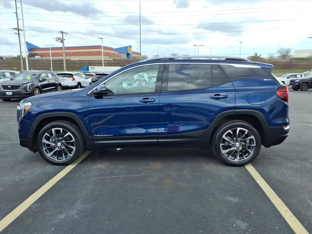 Used 2022 GMC Terrain SLT image 4