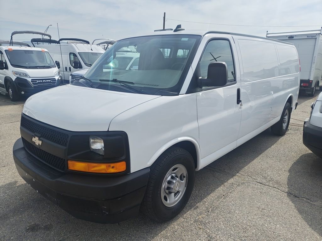 Used 2017 Chevrolet Express 2500 Extended image 1