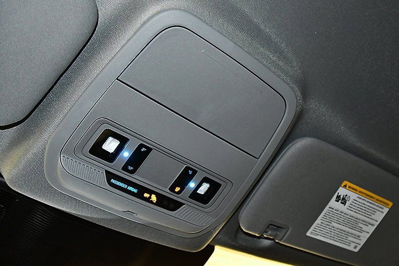 Used 2023 Ford Explorer XLT image 27