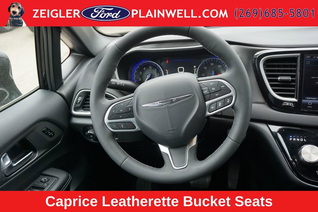 Used 2025 Chrysler Pacifica Select FWD image 17