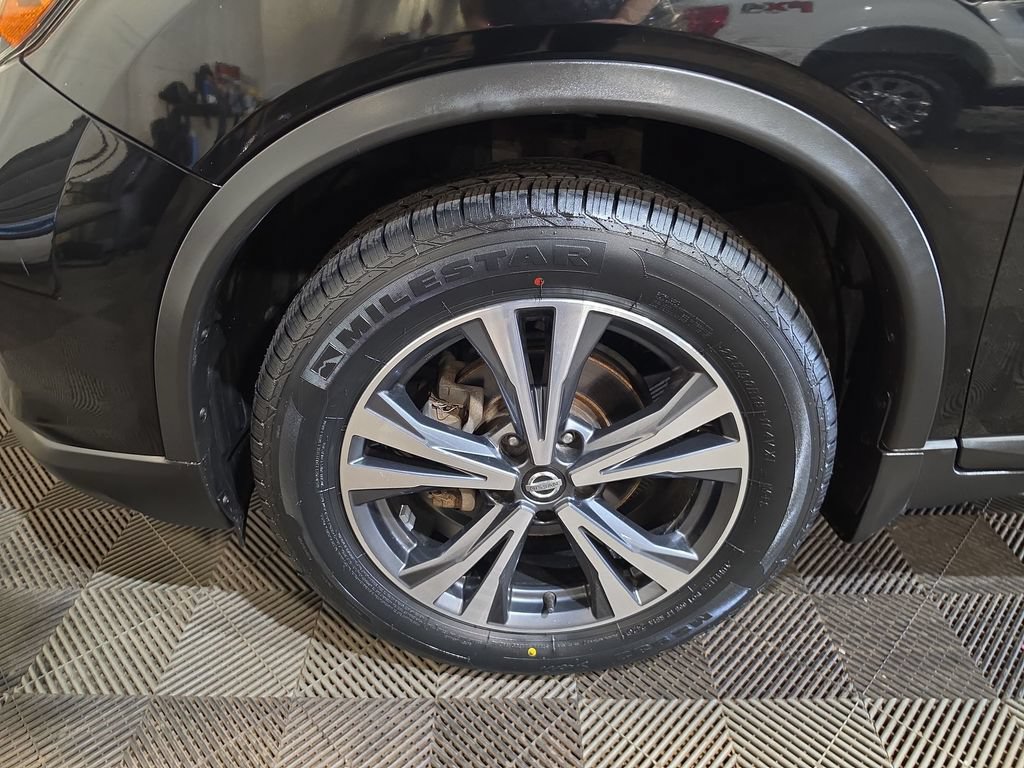 Used 2017 Nissan Rogue SL AWD/4WD image 18