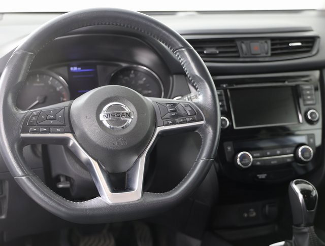 Used 2018 Nissan Rogue SV image 5