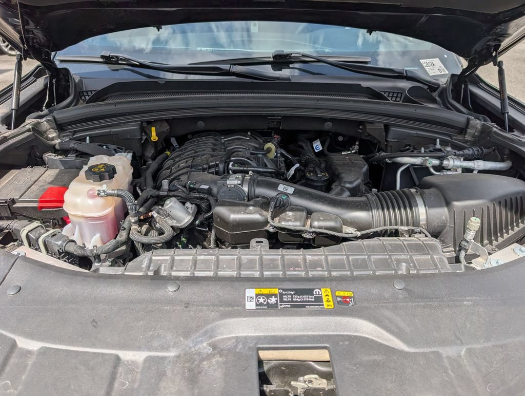 Used 2025 Jeep Grand Cherokee Altitude RWD image 15
