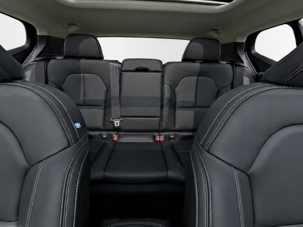 New 2026 Volvo XC40 B5 Ultra w/ Protection Package Premier AWD/4WD image 17