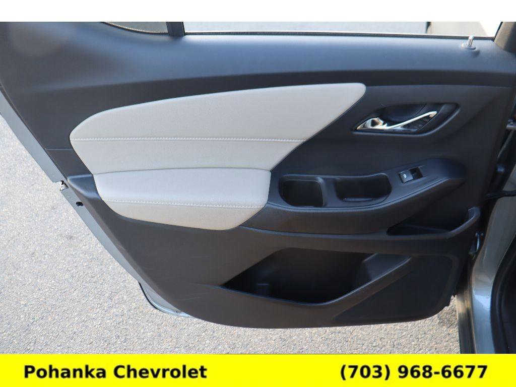 Used 2023 Chevrolet Traverse LS w/ Safety Package image 25