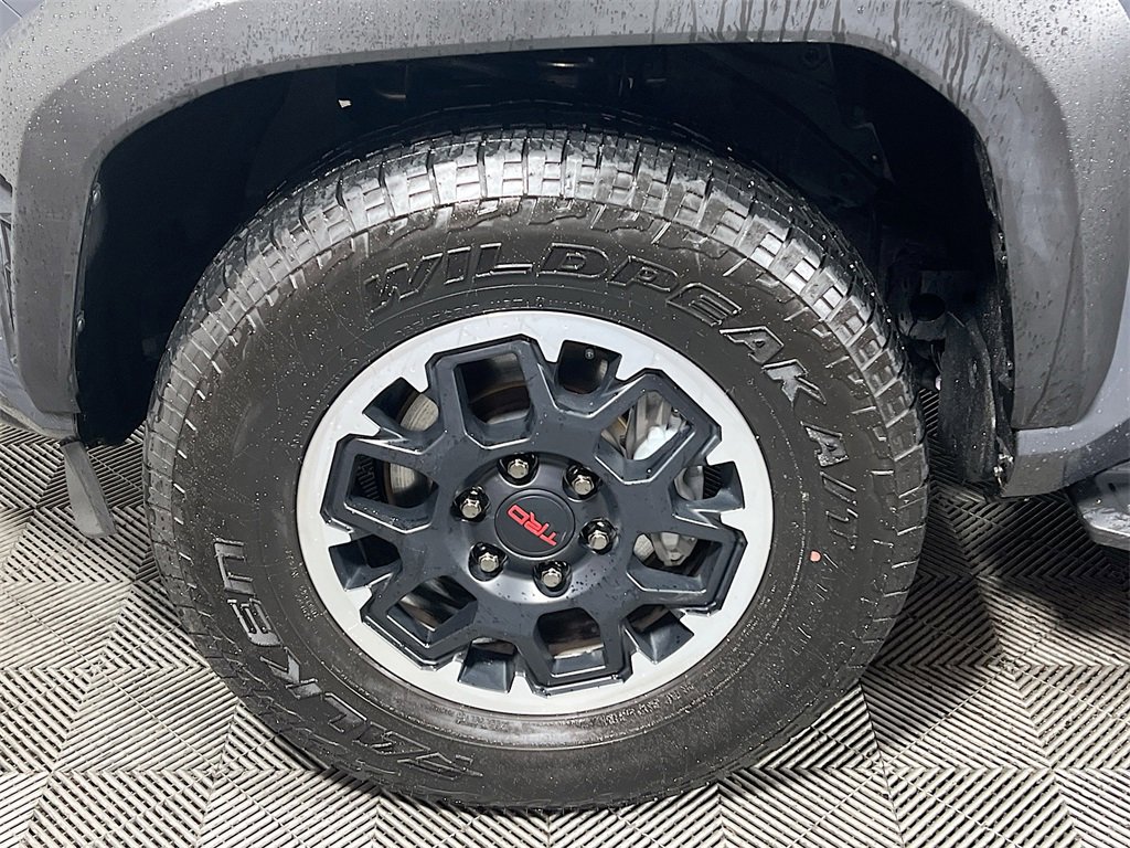 Certified 2025 Toyota 4Runner TRD Off-Road Premium image 28