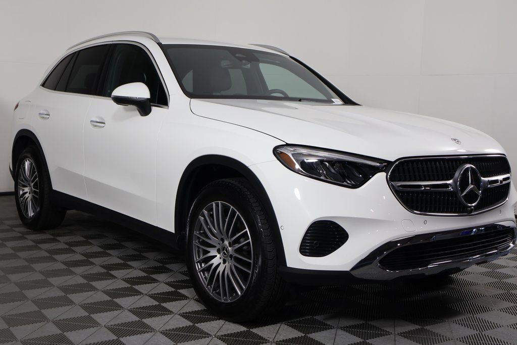 Certified 2026 Mercedes-Benz GLC 300 image 3