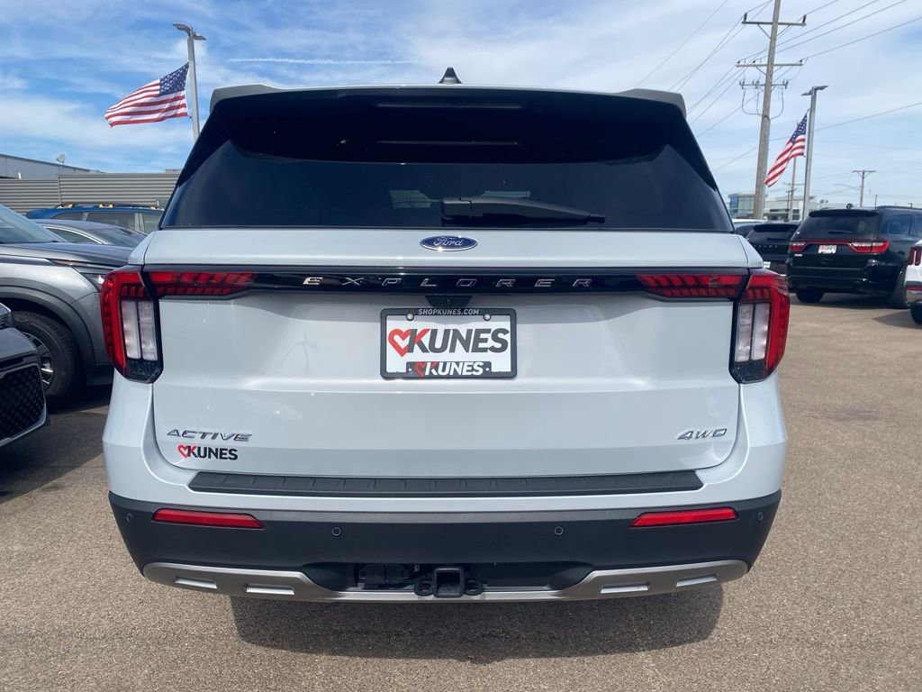 New 2025 Ford Explorer Active image 10