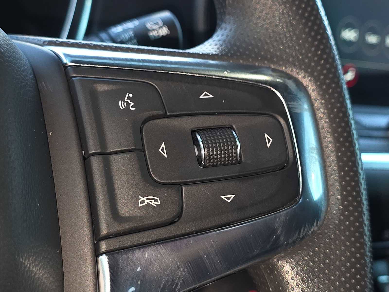 Used 2023 Chevrolet Blazer LT image 28