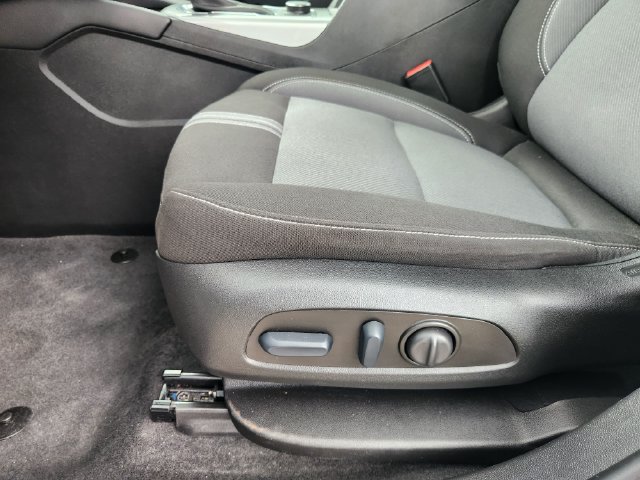 Used 2024 Chevrolet Blazer LT FWD image 23