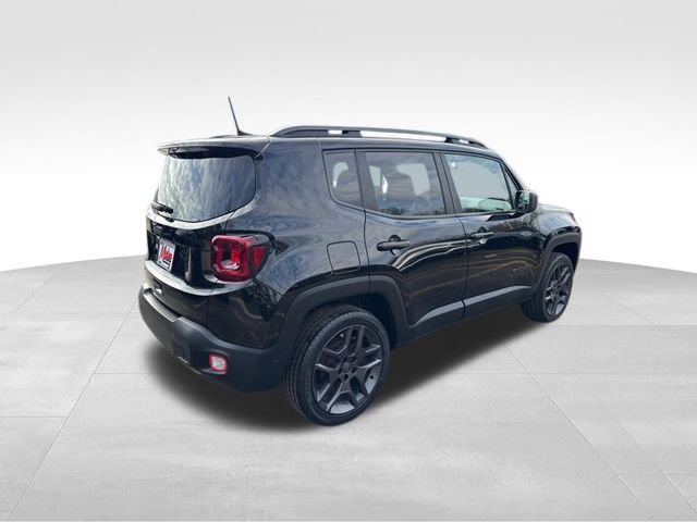 Used 2021 Jeep Renegade Latitude w/ Luxury Group II image 4