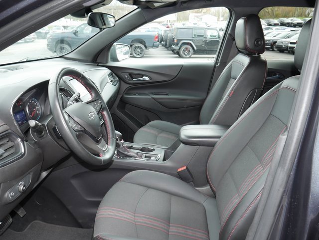 Used 2023 Chevrolet Equinox RS image 2