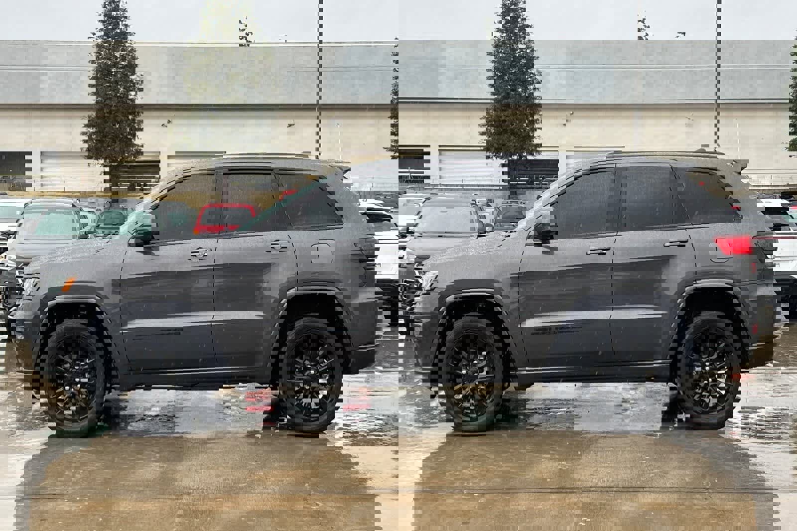 Used 2019 Jeep Grand Cherokee Altitude image 6