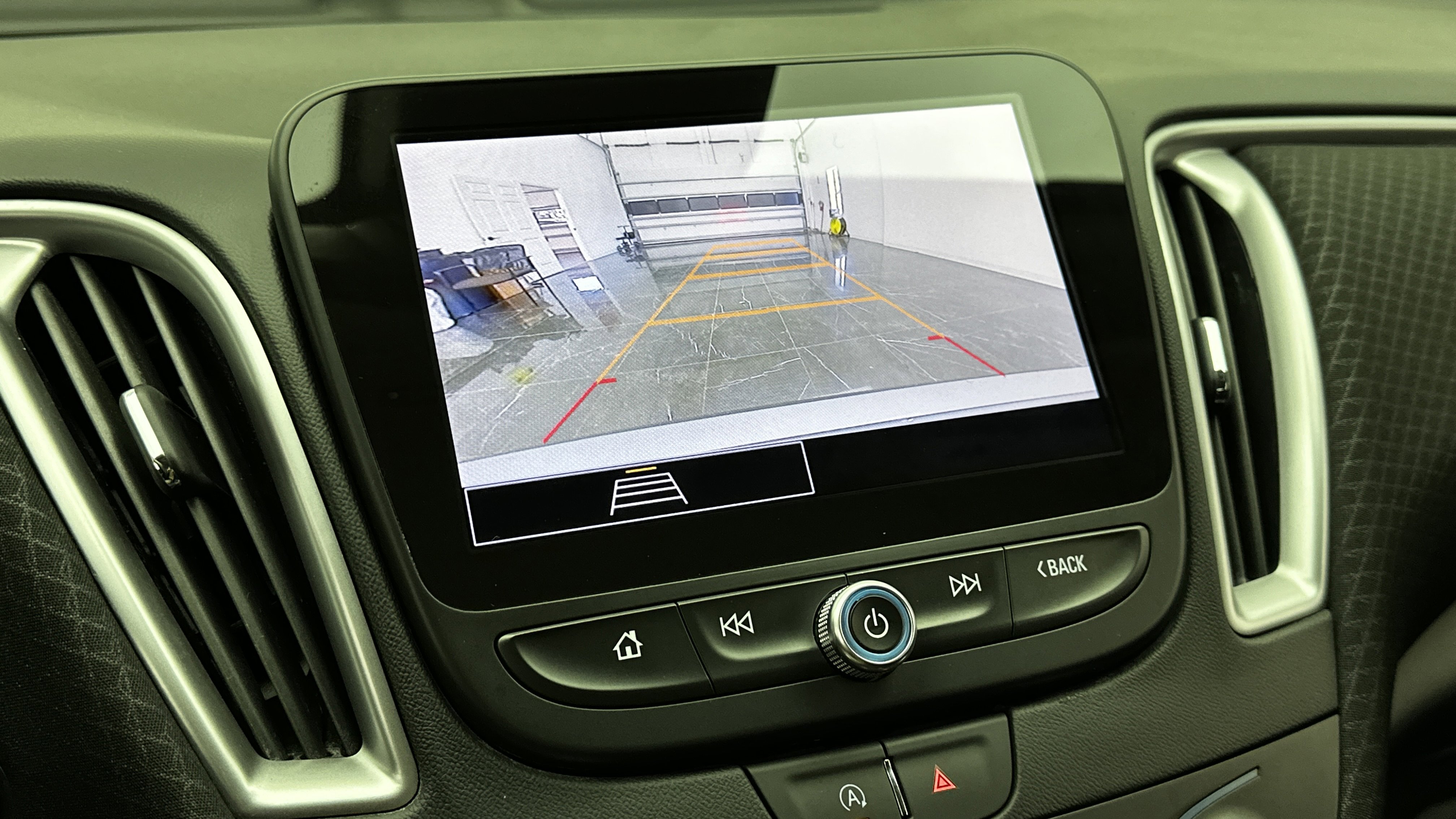 Used 2025 Chevrolet Malibu LT image 19