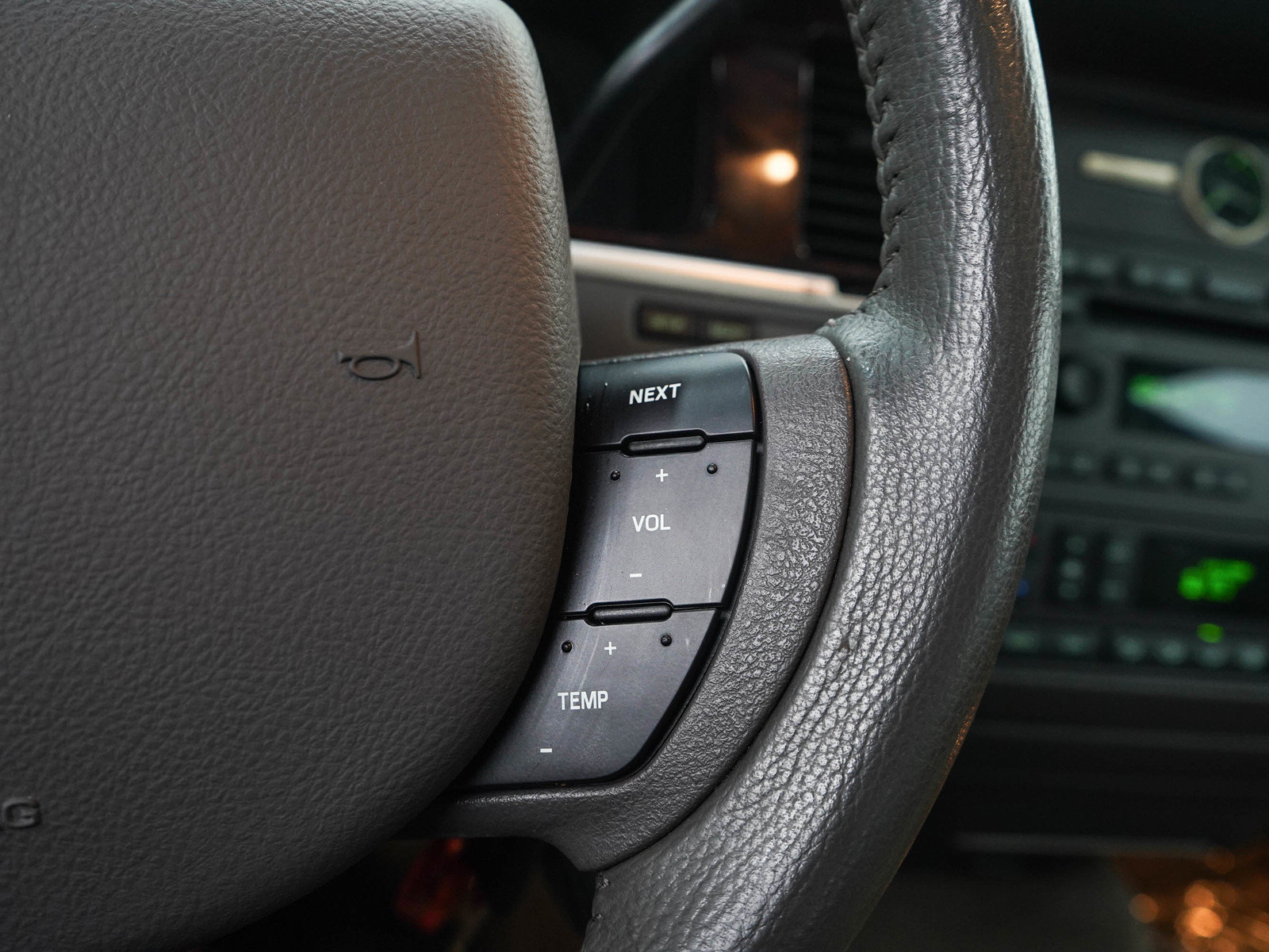 Used 2006 Lincoln Town Car Signature Limited RWD image 22