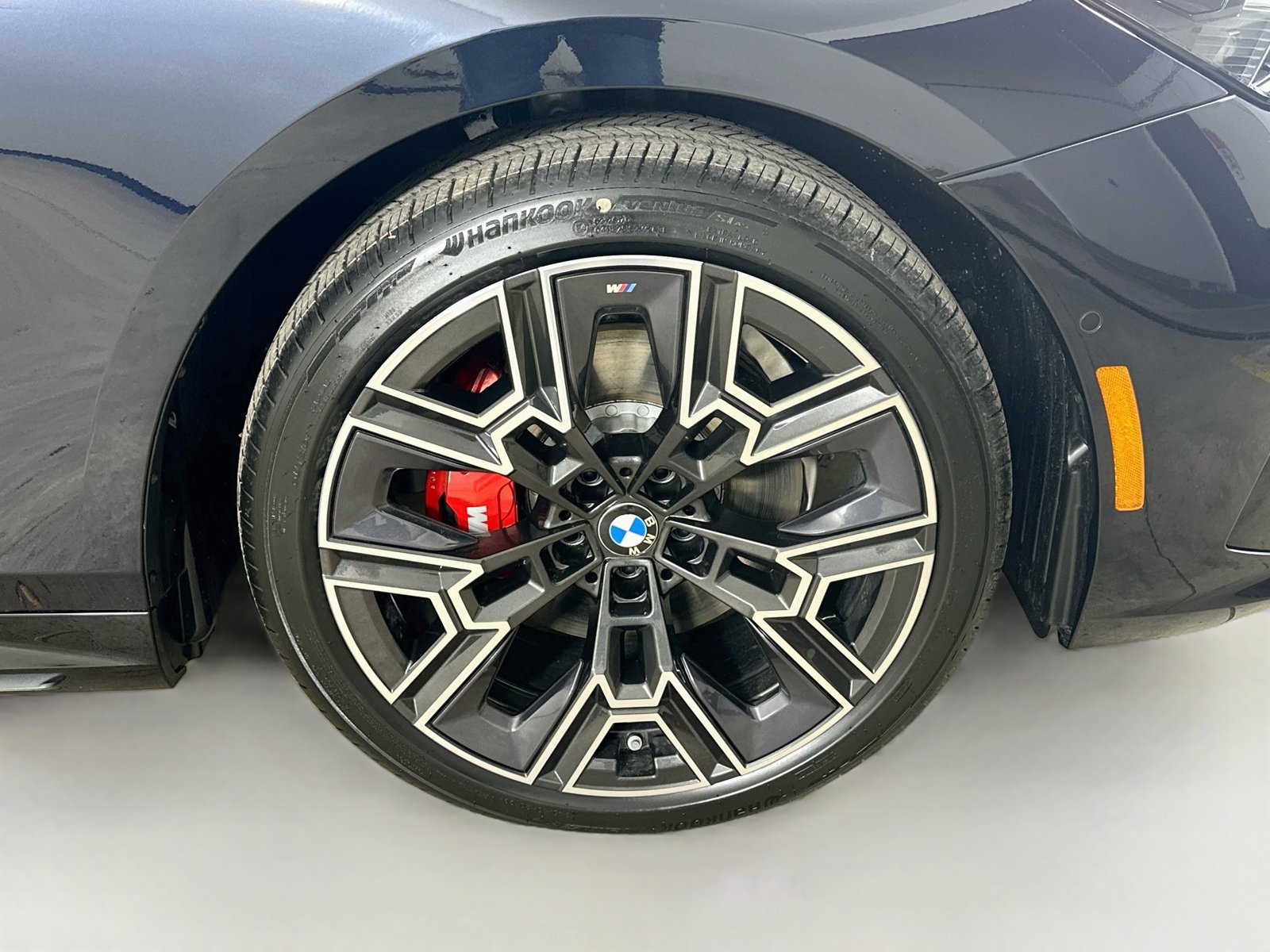 New 2027 BMW 530i xDrive w/ M Sport Package AWD/4WD image 10