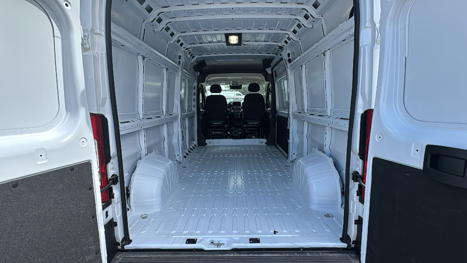 New 2026 RAM ProMaster 2500 w/ Convenience Group image 22