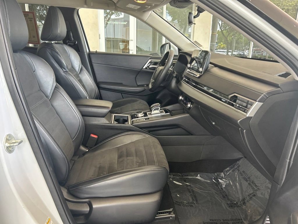 Used 2024 Mitsubishi Outlander SE AWD/4WD image 22