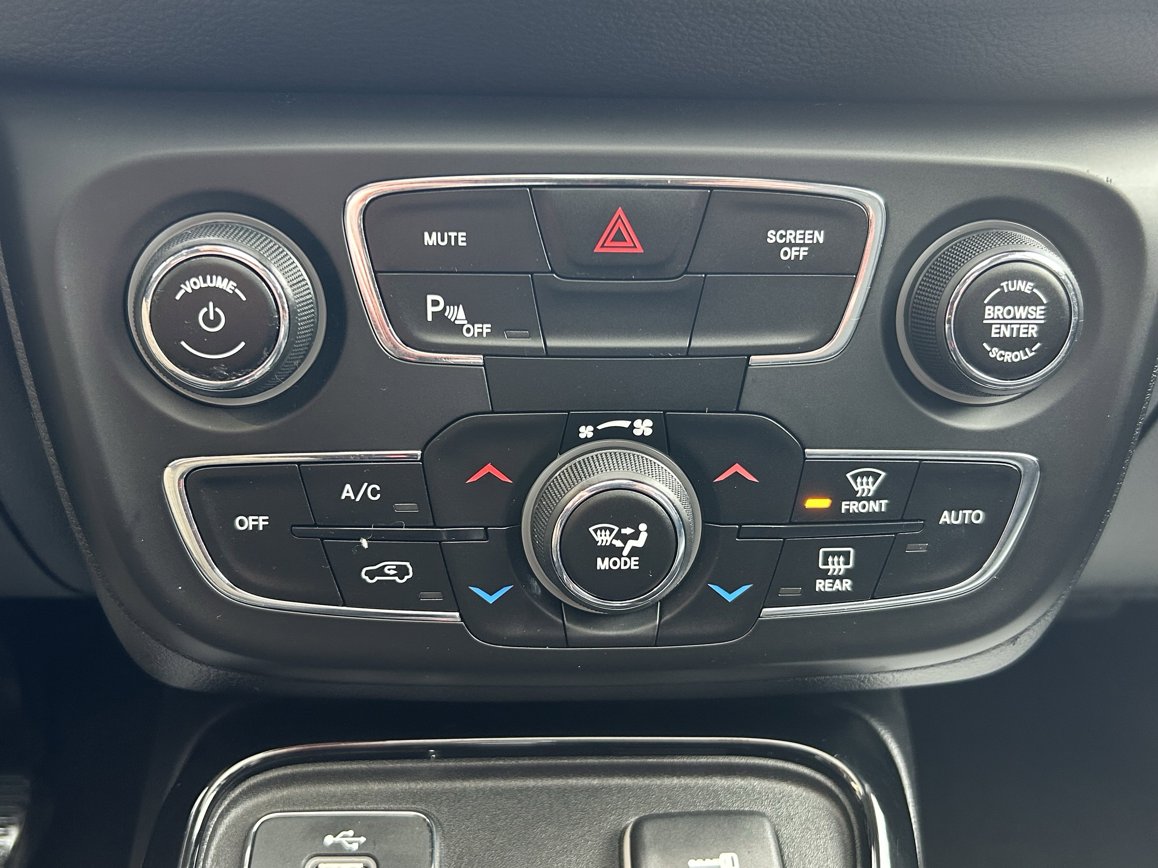 Used 2018 Jeep Compass Limited w/ Navigation Group image 31