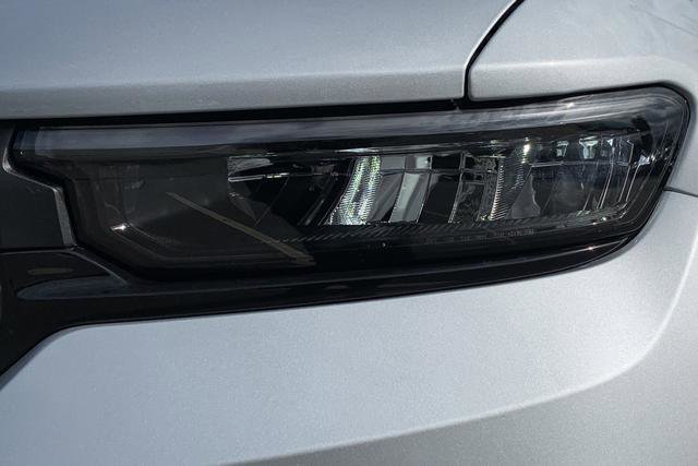 New 2025 Jeep Grand Cherokee Altitude image 10