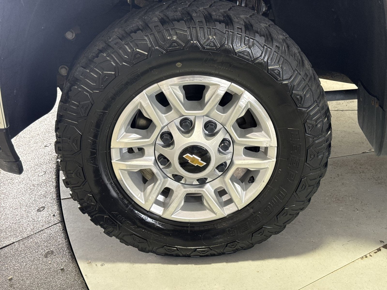 Used 2024 Chevrolet Silverado 2500 LT AWD/4WD image 13
