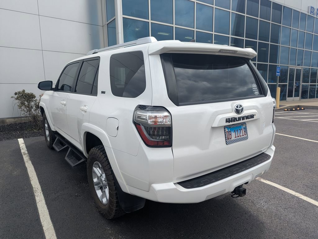 Used 2018 Toyota 4Runner SR5 Premium image 2
