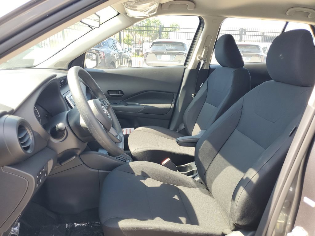 New 2025 Nissan Kicks Play S FWD image 16