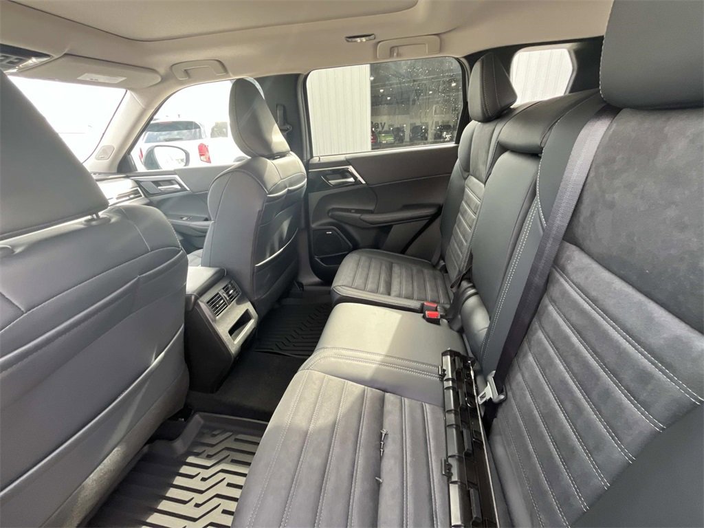 New 2026 Mitsubishi Outlander Trail Edition image 13