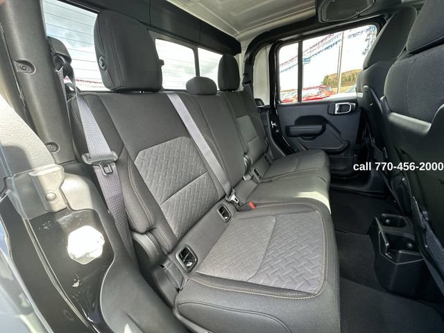 Used 2025 Jeep Gladiator Mojave w/ Convenience Group AWD/4WD image 25