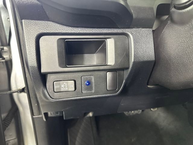 Used 2016 Toyota Tacoma SR5 image 18