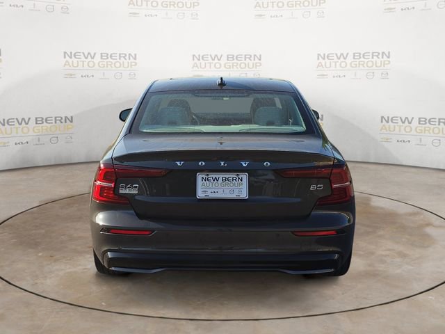 Used 2025 Volvo S60 B5 Plus FWD image 4