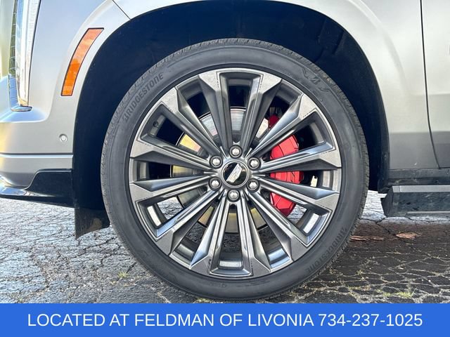 Certified 2026 Cadillac Escalade V w/ LPO, Onyx Lite Package AWD/4WD image 34